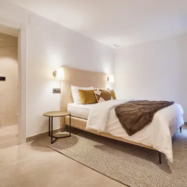Sale of middle floor apartment in Fuengirola