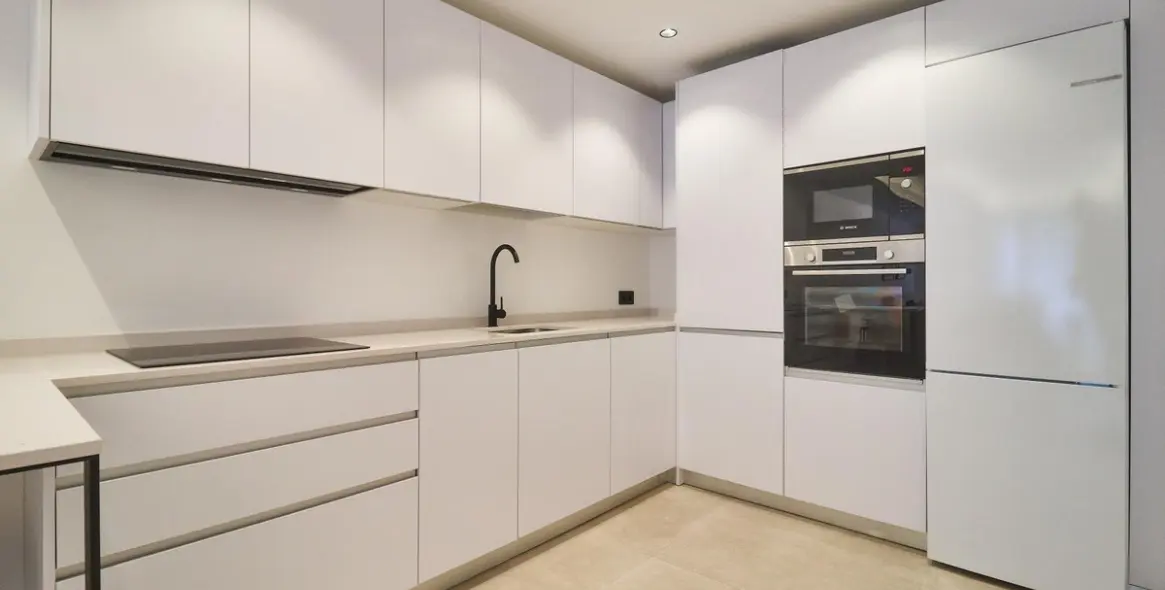 Sale of middle floor apartment in Fuengirola 7
