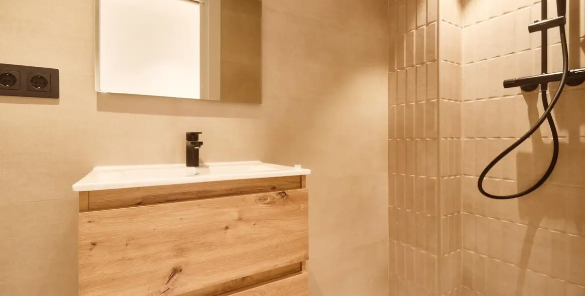 Sale of middle floor apartment in Fuengirola 24