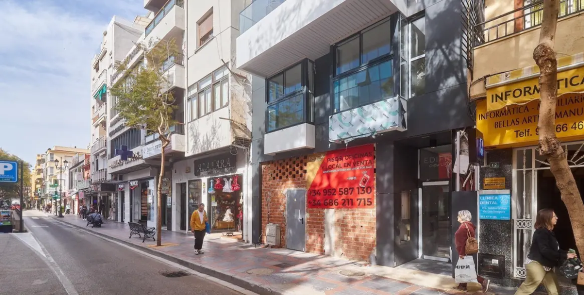 Sale of middle floor apartment in Fuengirola 49