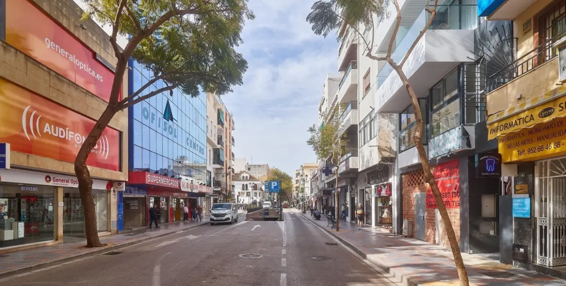 Sale of middle floor apartment in Fuengirola 55