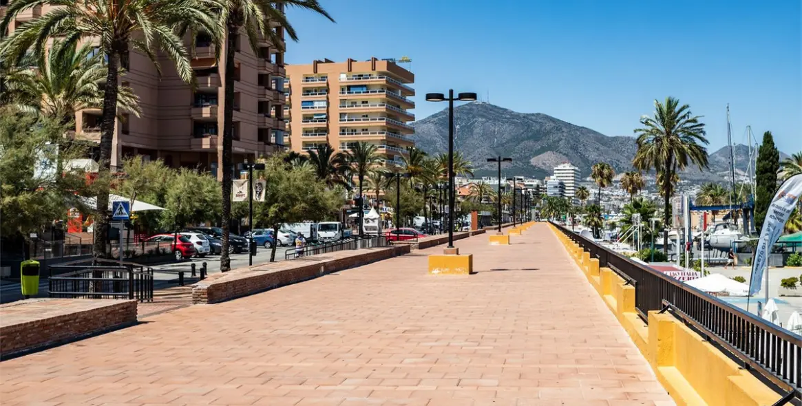 Sale of penthouse in Fuengirola 25