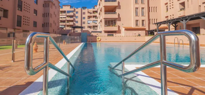 Sale of middle floor apartment in Arroyo de la Miel 1