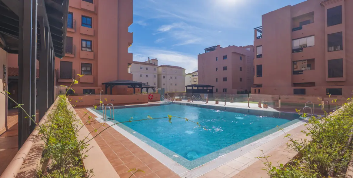 Sale of middle floor apartment in Arroyo de la Miel 3