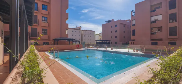 Sale of middle floor apartment in Arroyo de la Miel 2