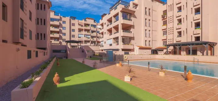 Sale of middle floor apartment in Arroyo de la Miel 3