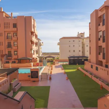 Sale of middle floor apartment in Arroyo de la Miel