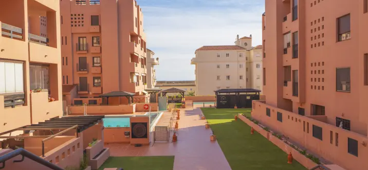 Sale of middle floor apartment in Arroyo de la Miel 4