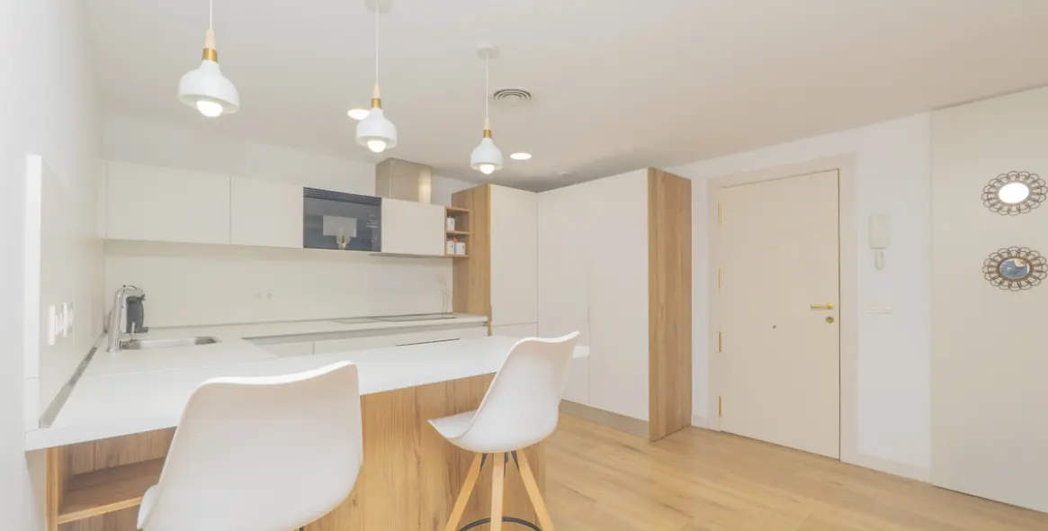 Sale of middle floor apartment in Arroyo de la Miel 13