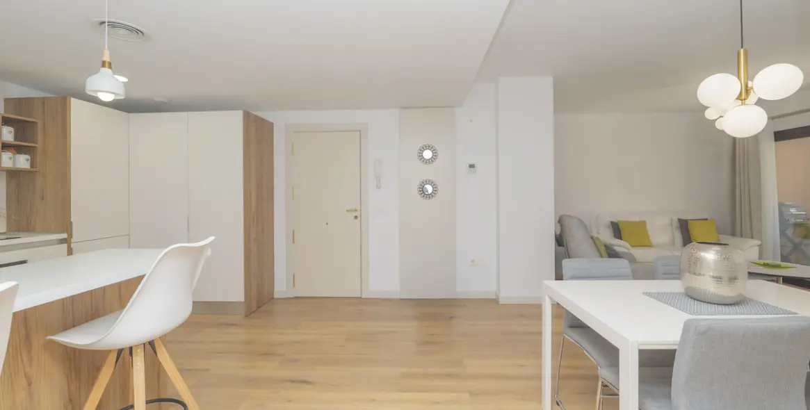 Sale of middle floor apartment in Arroyo de la Miel 16