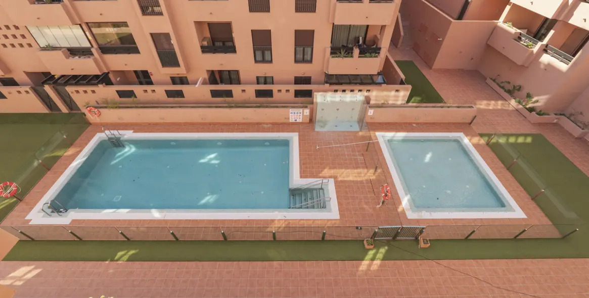 Sale of middle floor apartment in Arroyo de la Miel 20