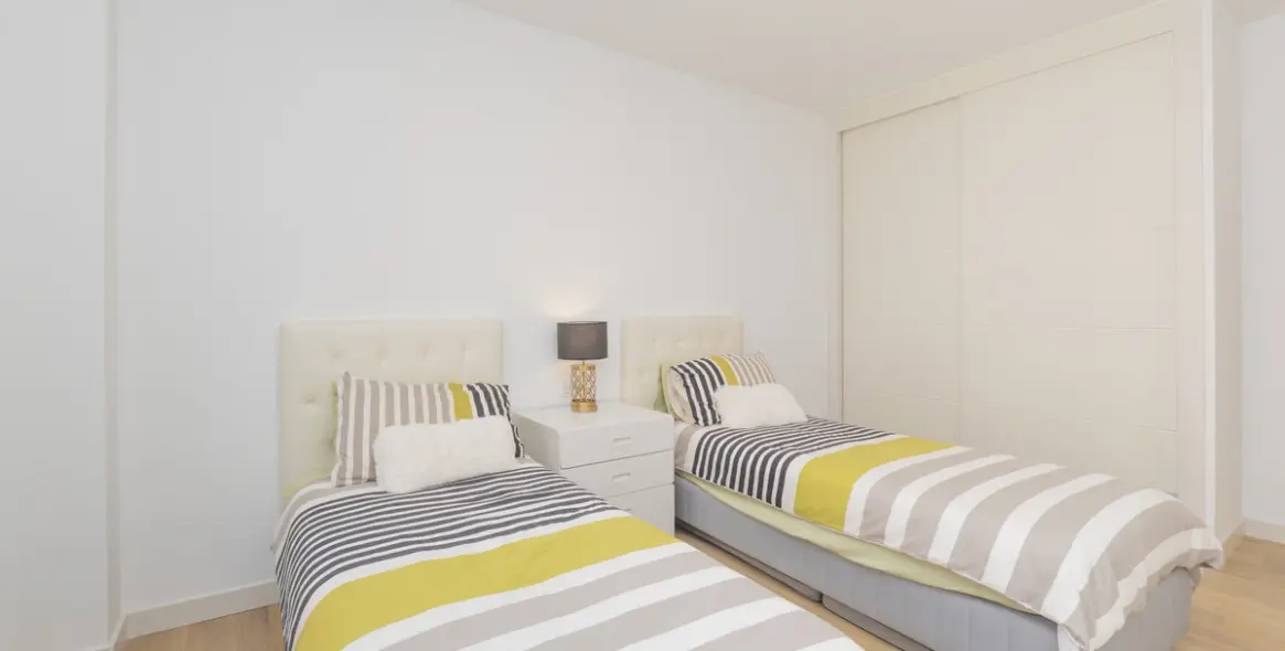 Sale of middle floor apartment in Arroyo de la Miel 30