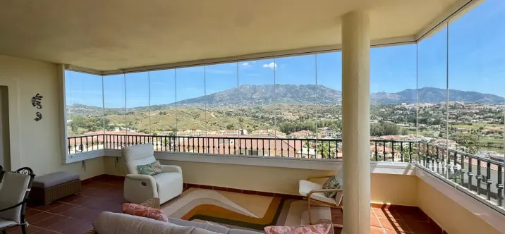 Продажа апартаментов на среднем этаже в La Cala Hills 0