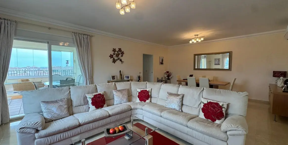 Продажа апартаментов на среднем этаже в La Cala Hills 2
