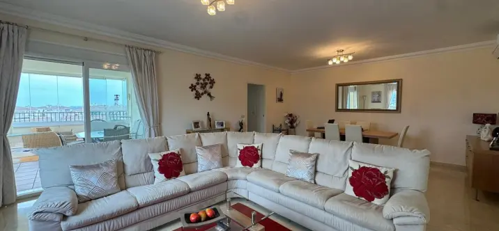 Продажа апартаментов на среднем этаже в La Cala Hills 1