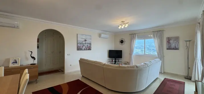 Продажа апартаментов на среднем этаже в La Cala Hills 2
