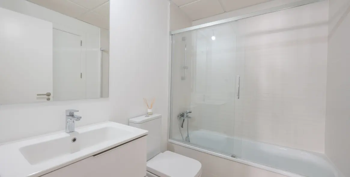 Venta de apartamento en planta baja en Estepona 25