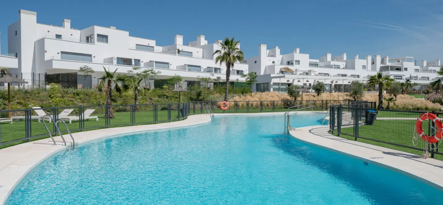 Venta de apartamento en planta baja en Estepona 0