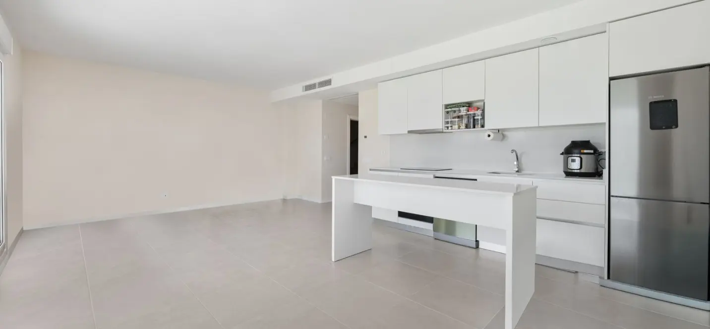 Venta de apartamento en planta baja en Estepona 1