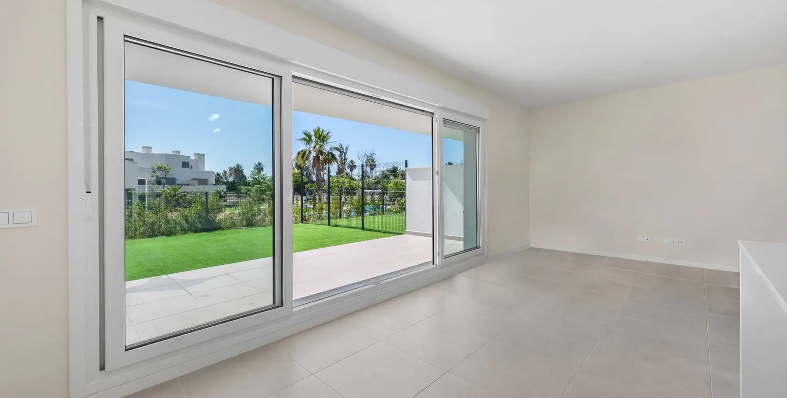 Venta de apartamento en planta baja en Estepona 8