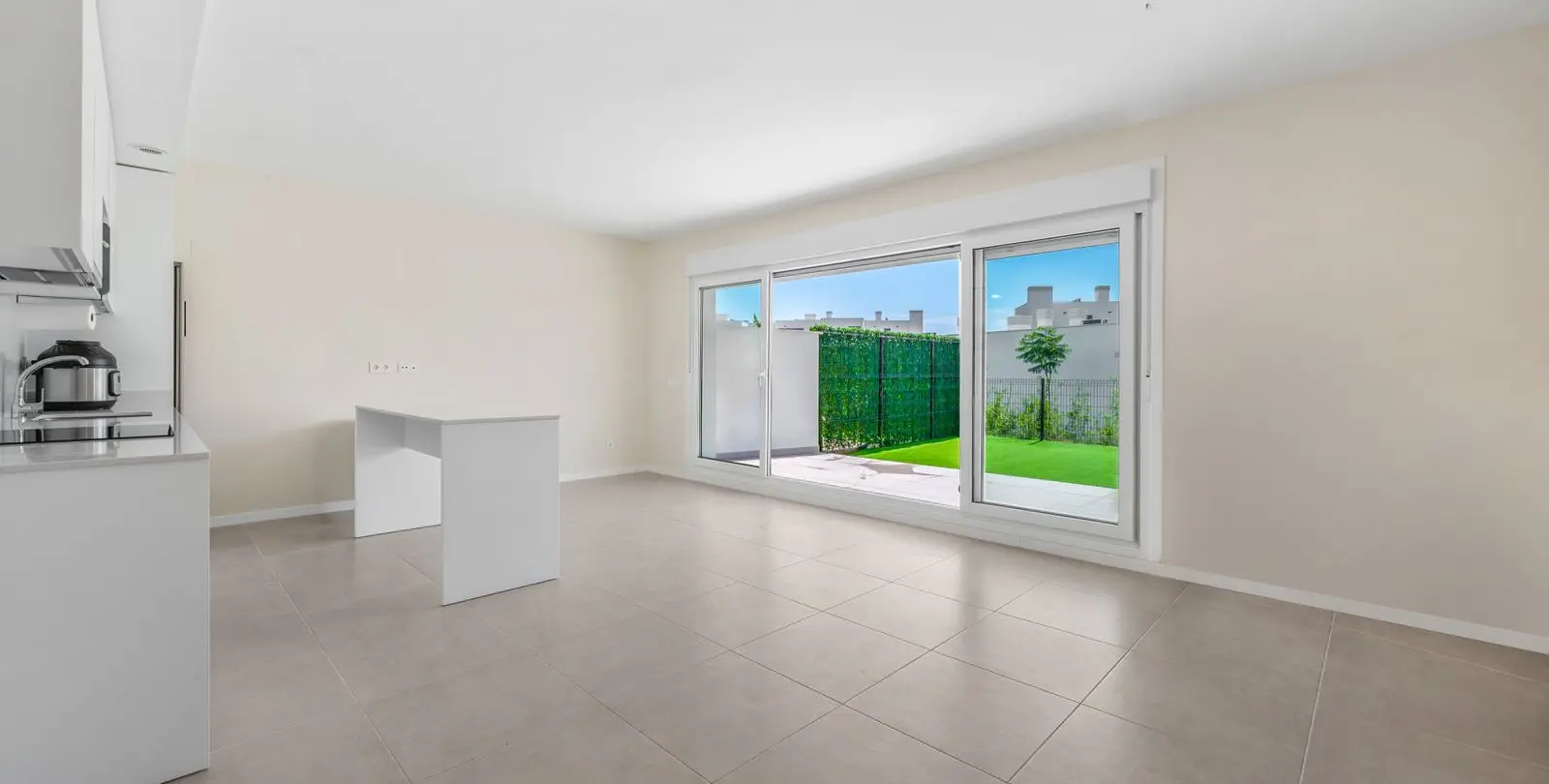 Venta de apartamento en planta baja en Estepona 10