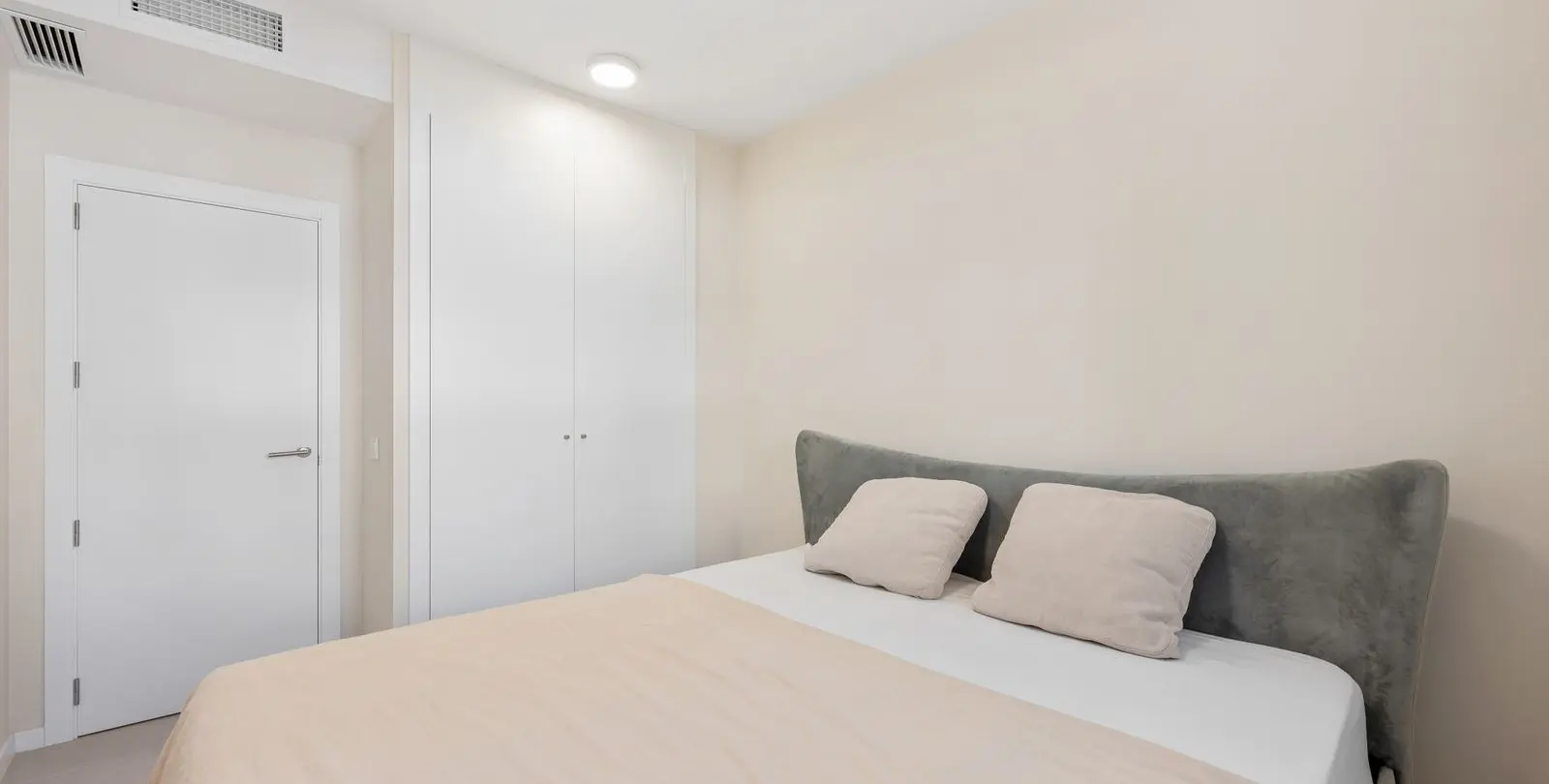 Venta de apartamento en planta baja en Estepona 19