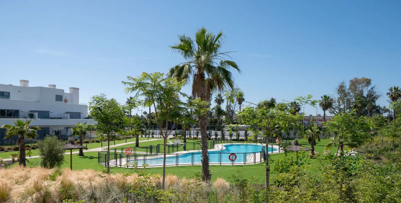 Venta de apartamento en planta baja en Estepona 28