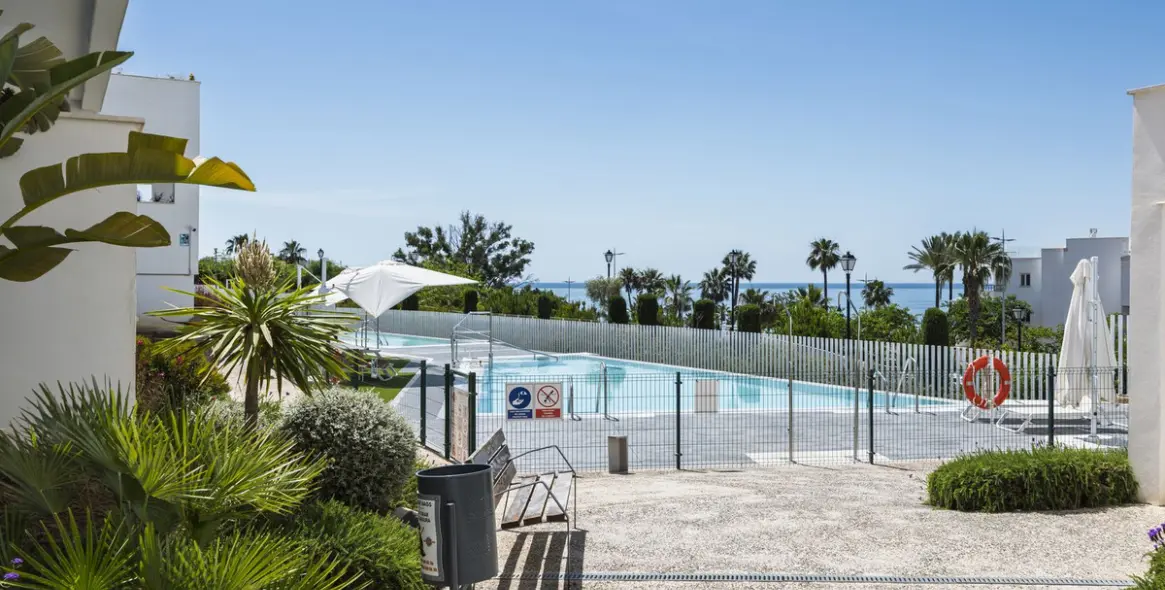 Sale of ground floor apartment in Benalmadena Costa 1