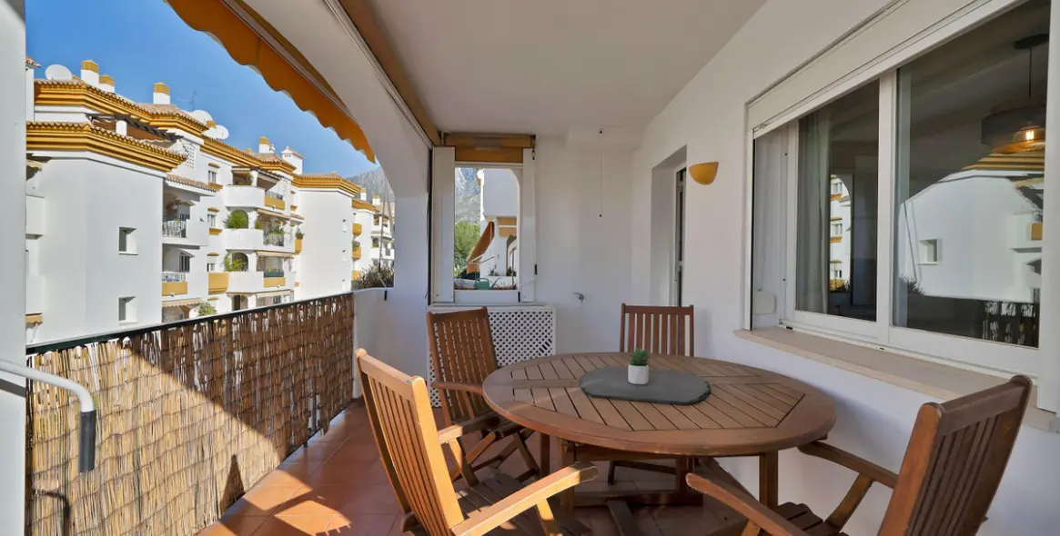 Sale of middle floor apartment in Marbella 1