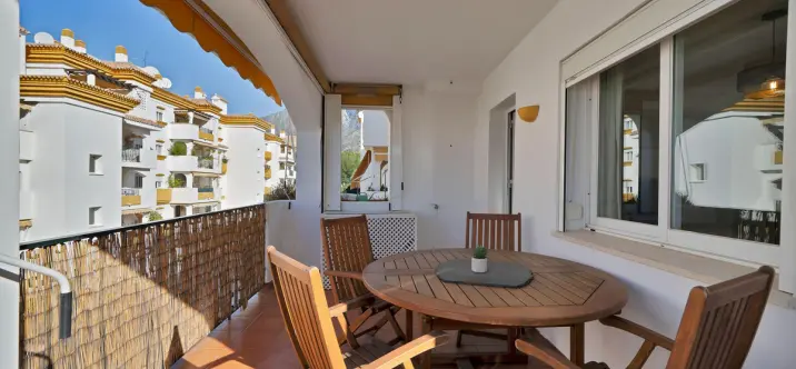 Sale of middle floor apartment in Marbella 0