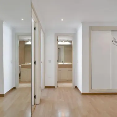 Sale of middle floor apartment in Marbella