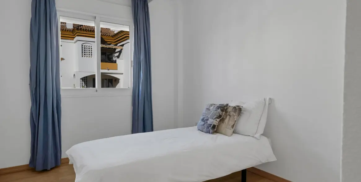Sale of middle floor apartment in Marbella 8