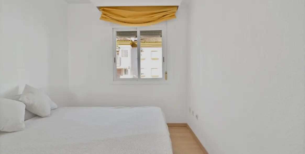 Sale of middle floor apartment in Marbella 10