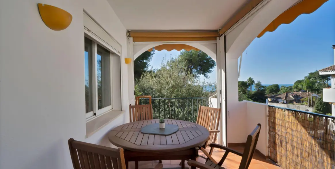 Sale of middle floor apartment in Marbella 18