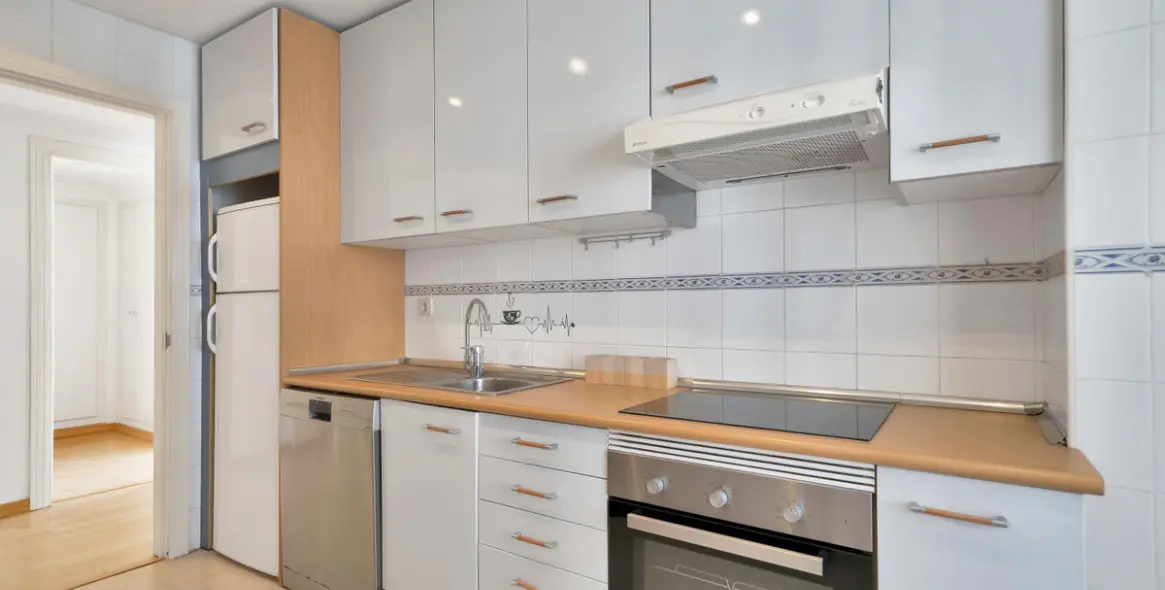 Sale of middle floor apartment in Marbella 20