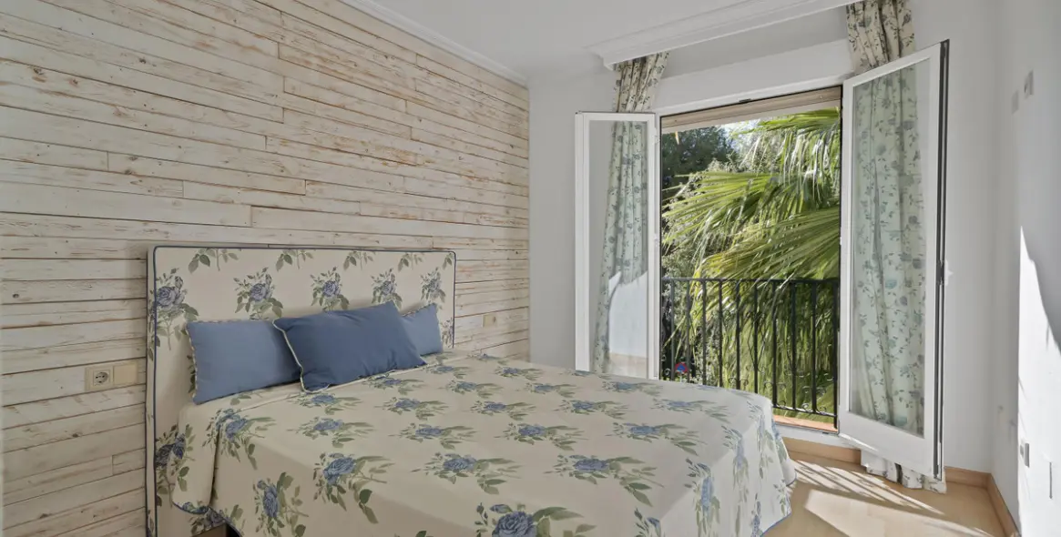 Sale of middle floor apartment in Marbella 22