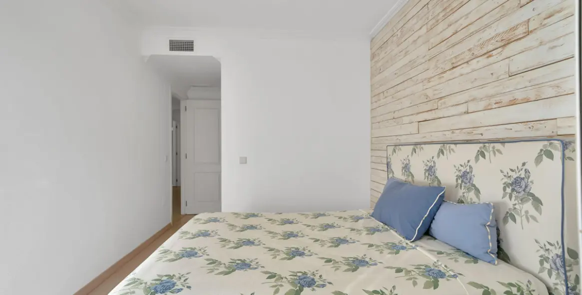 Sale of middle floor apartment in Marbella 23