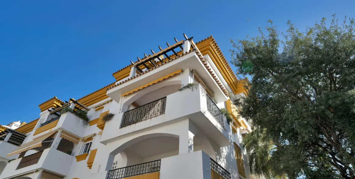 Sale of middle floor apartment in Marbella 31