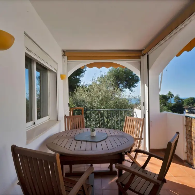 Sale of middle floor apartment in Marbella
