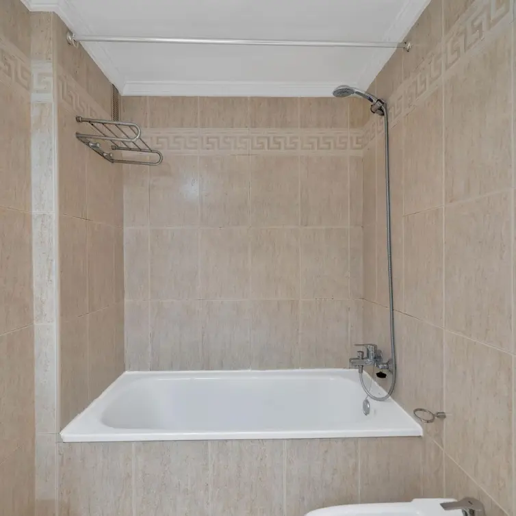 Sale of middle floor apartment in Marbella