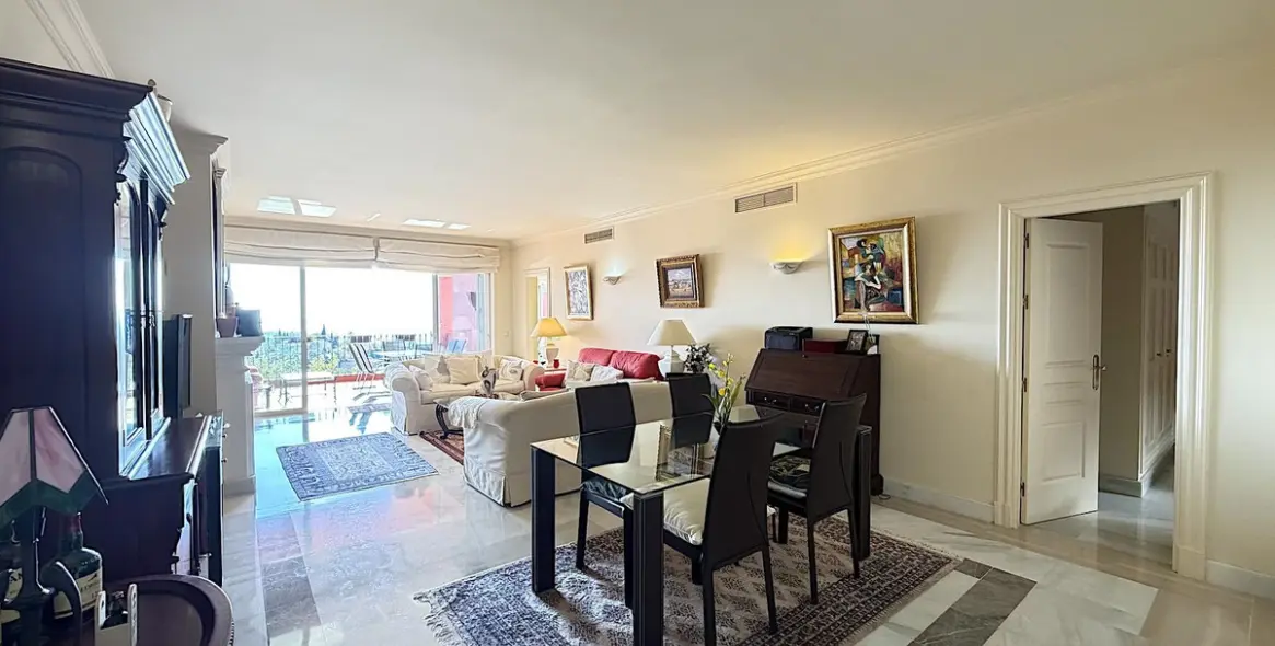 Продажа апартаментов на первом этаже в Monte Halcones 3