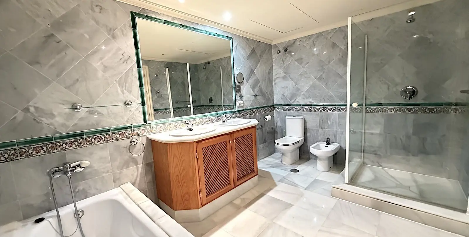 Sale of ground floor apartment in Monte Halcones 10