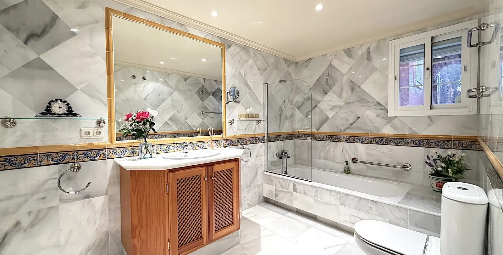 Sale of ground floor apartment in Monte Halcones 14