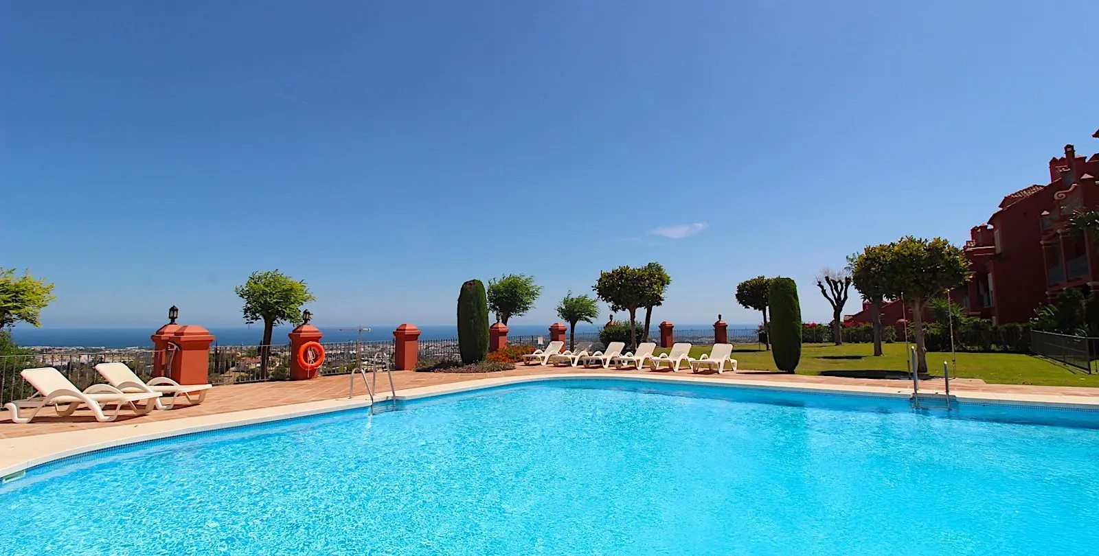 Sale of ground floor apartment in Monte Halcones 22