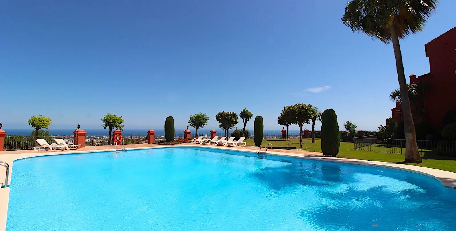 Sale of ground floor apartment in Monte Halcones 23