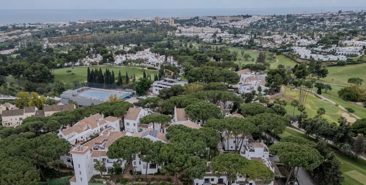 Venta de apartamento en planta media en Nueva Andalucía 32