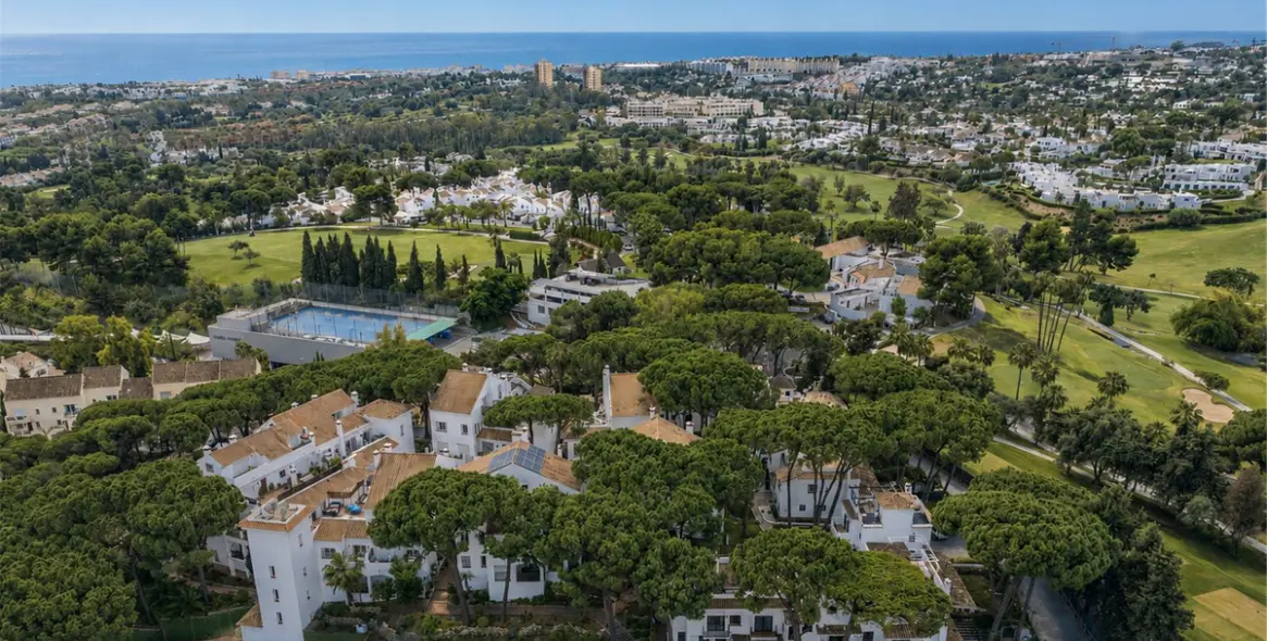 Venta de apartamento en planta media en Nueva Andalucía 42