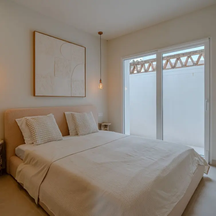 Sale of middle floor apartment in Nueva Andalucía