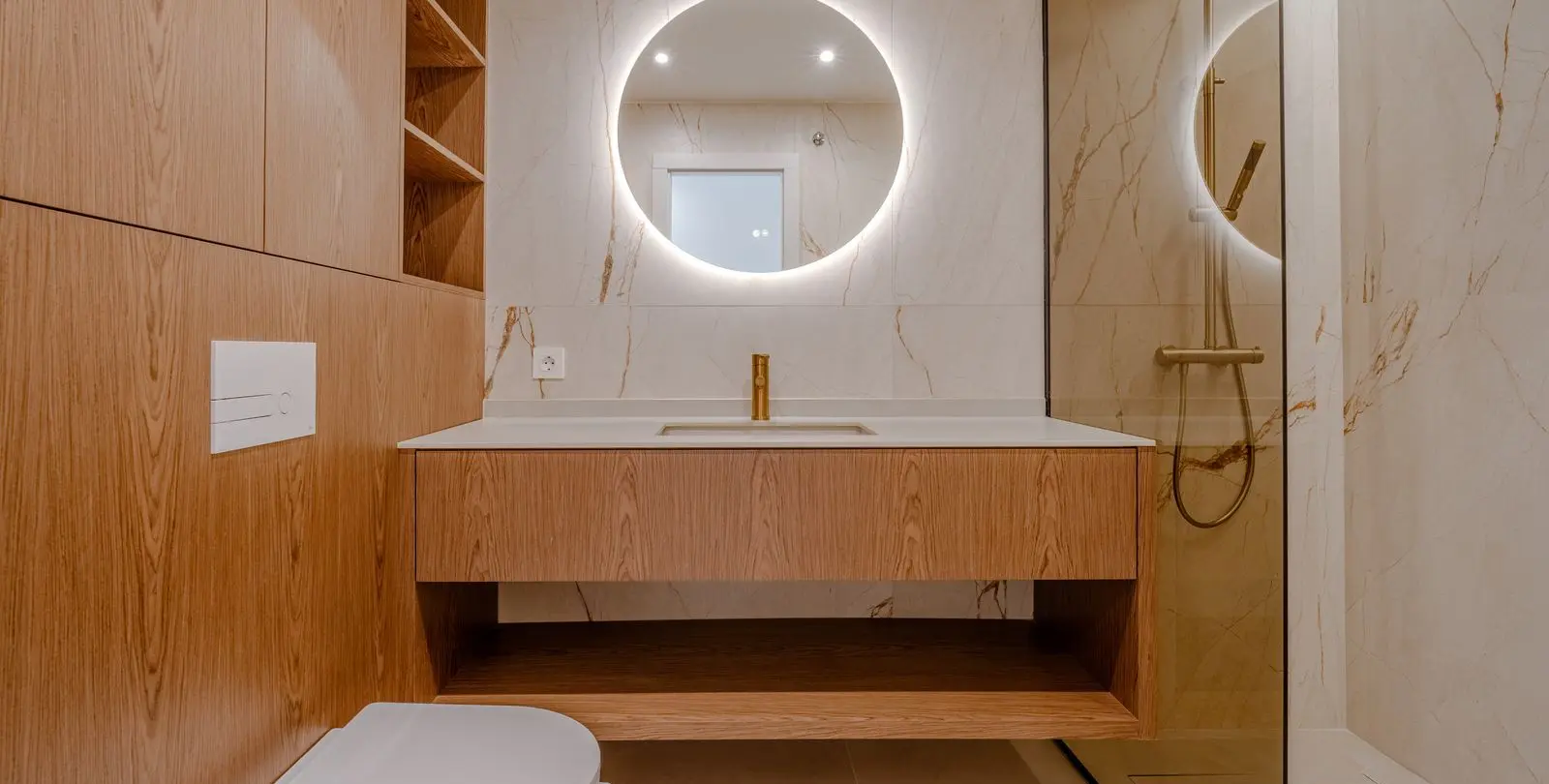 Sale of middle floor apartment in Nueva Andalucía 9