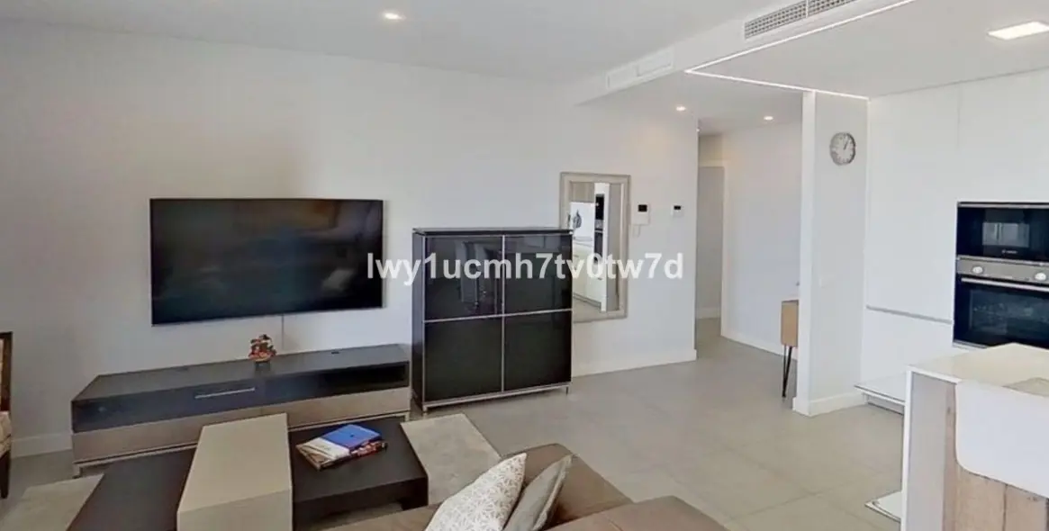 Sale of middle floor apartment in Arroyo de la Miel 4